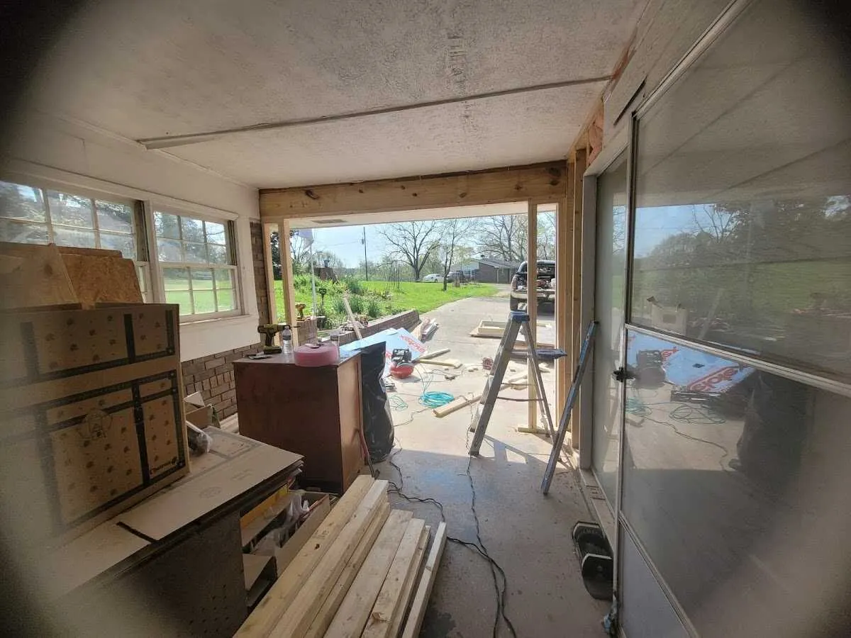 Air movers and dehumidifier for Water Mitigation Services in Riverdale Park